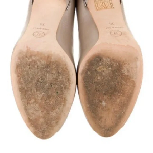 Chanel Interlocking Logo Pumps - Picture 4 of 5